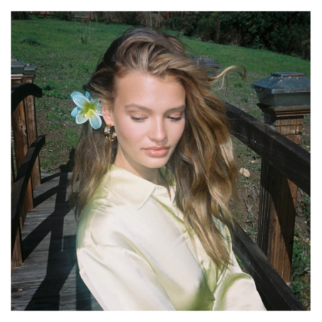 Заколка для волосся EMI JAY Super Bloom Clip In Maui — блакитна з жовтим, натхненна квіткою плюмерії, великого розміру —