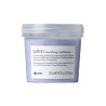 Кондиціонер для розгладження Davines LOVE Smoothing Сonditioner 250ml — з екстрактом оливи, для хвилястого неслухняного
