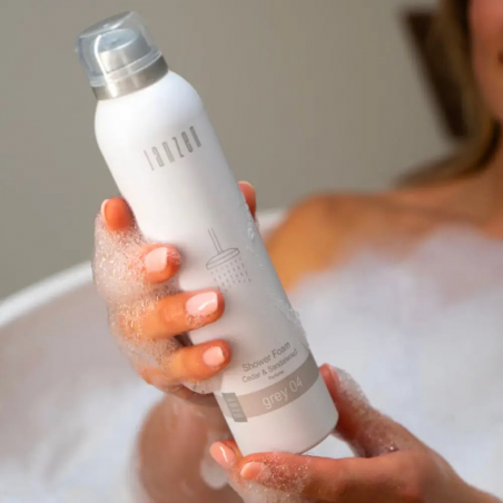 Піна для душу JANZEN Grey 04 Shower Foam Cedar Sandalwood 200 ml — концентрована формула, створення пишної піни, стійкий
