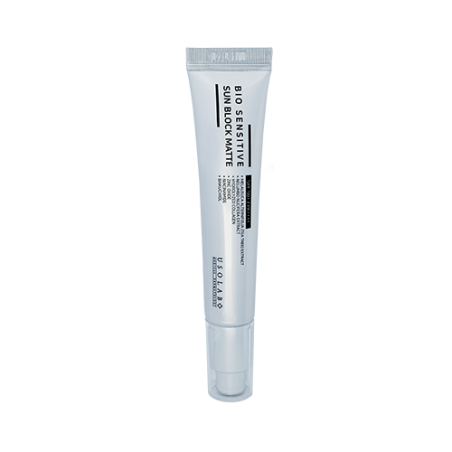 Крем сонцезахисний USOLAB Bio Sensitive Sun Block Matte SPF50+ 10 мл — матуючий, чайне дерево, лотос, для проблемної шкіри —