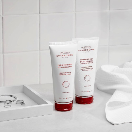 Скраб м'який Institut Esthederm Cellular Water Gentle Body Scrub 200 мл — делікатна ексфоліація, видалення орогілих клітин,