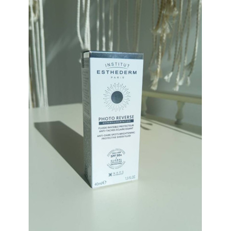 Institut Esthederm Photo Reverse Anti-Dark Spots Brightening Protective Sheer Fluid 40 мл — флюїд проти пігментації, Cellular