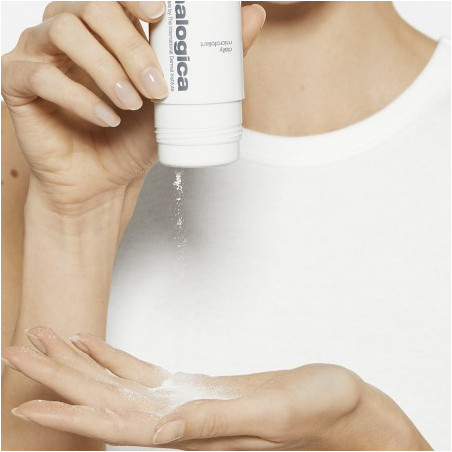 Dermalogica Daily Microfoliant 74g — перетворюється на ніжну піну-емульсію, забезпечує миттєву гладкість та рівний тон шкіри —