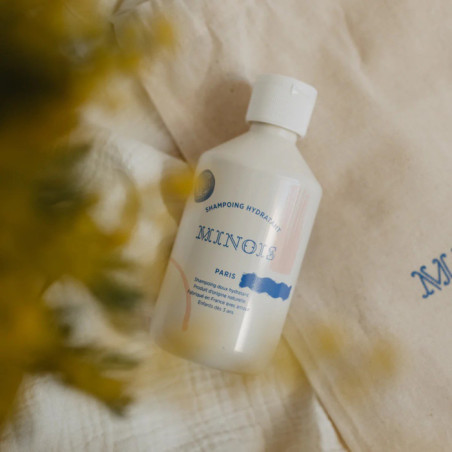 Шампунь зволожувальний дитячий Minois Paris Gentle Hydrating Shampoo 300ml — безсульфатна формула, делікатне очищення, не