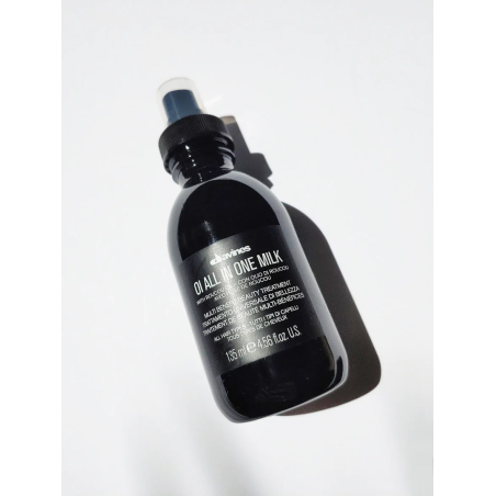 Молочко для абсолютної краси волосся Davines OI All in One Milk з олією аннато, провітаміном B5 135 мл — фото 2