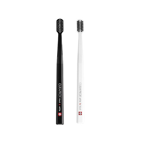 Набір зубних щіток Curaprox Black is White UltraSoft — ультра м'які щітки, з 5100 щетинками Curen®, — вигляд товару
