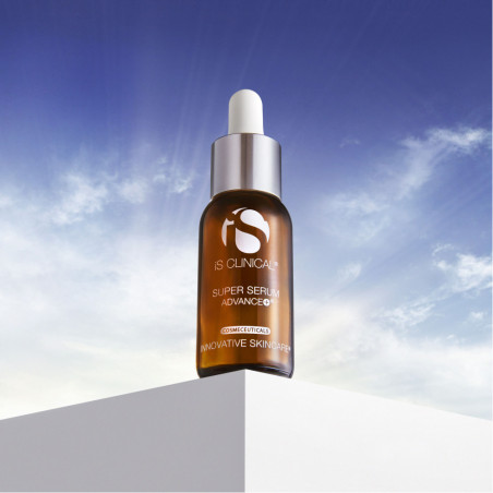 Антивікова сироватка IS CLINICAL Super Serum Advance+ з 15% L-аскорбінової кислоти, трипептидом міді та центелою, 15 ml — фото 2