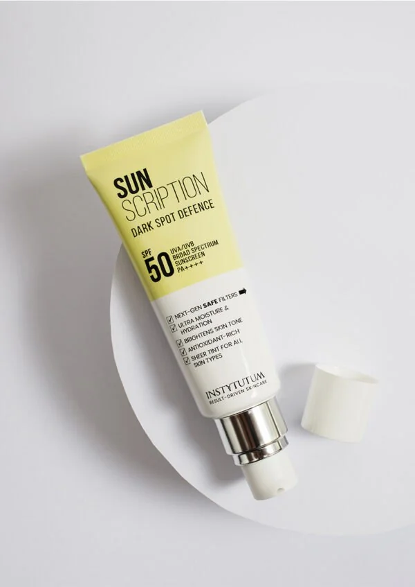 Корейський сонцезахисний крем з високим фактором захисту SPF 50 для щоденного використання.