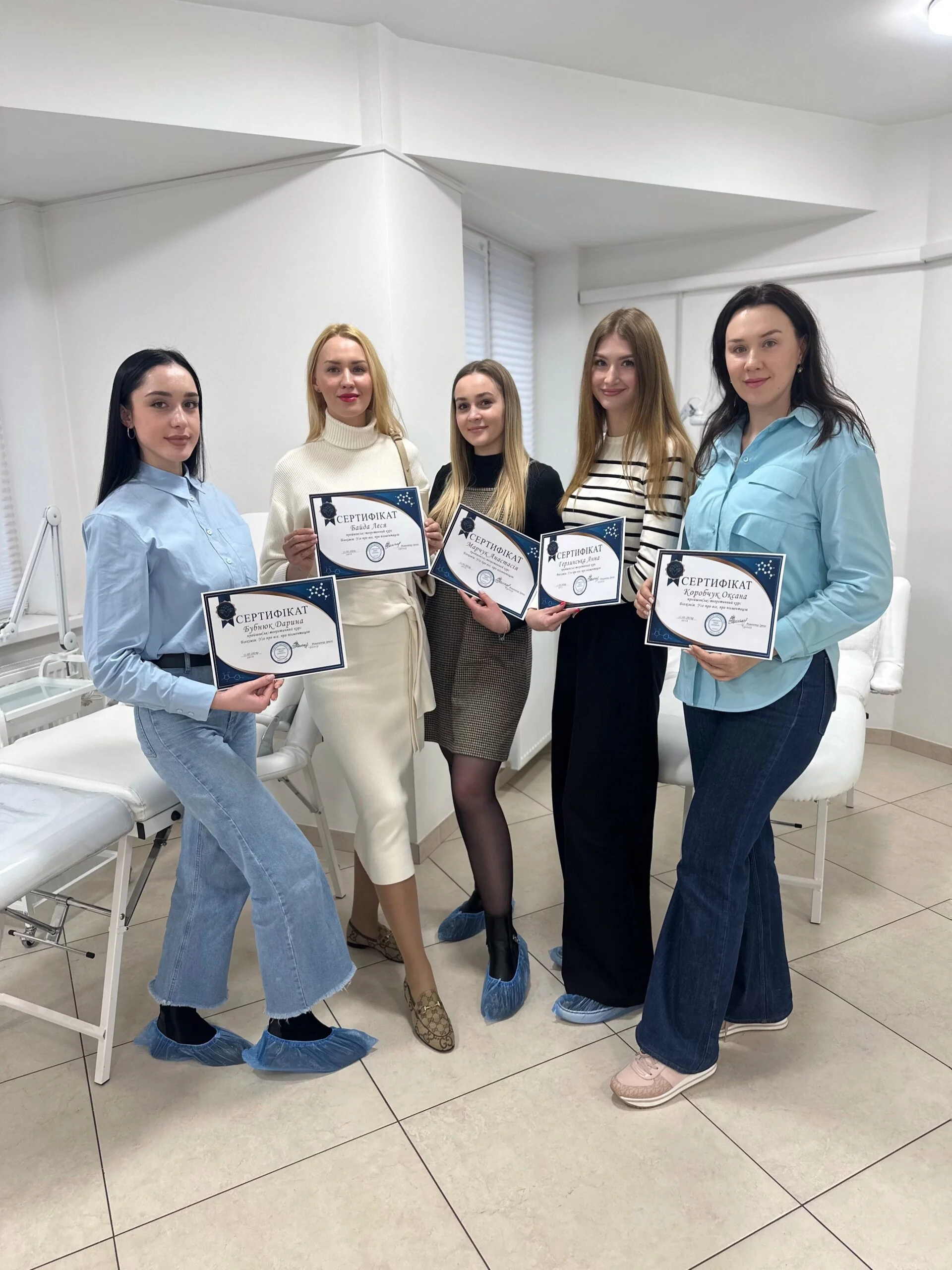 Команда Smart Beauty на професійному семінарі у Львові, присвяченому методам лікування пігментних порушень.