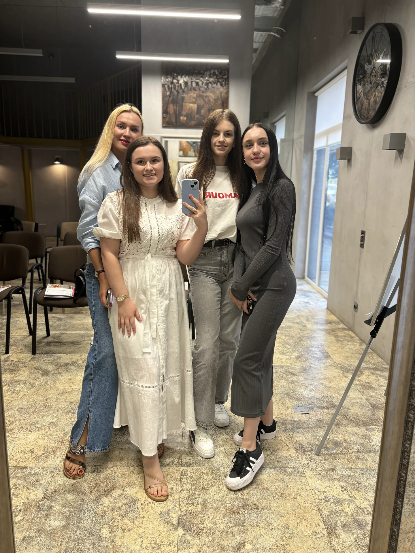 Команда фахівців Smart Beauty на професійному майстер-класі з догляду за волоссям Kevin Murphy у Львові.