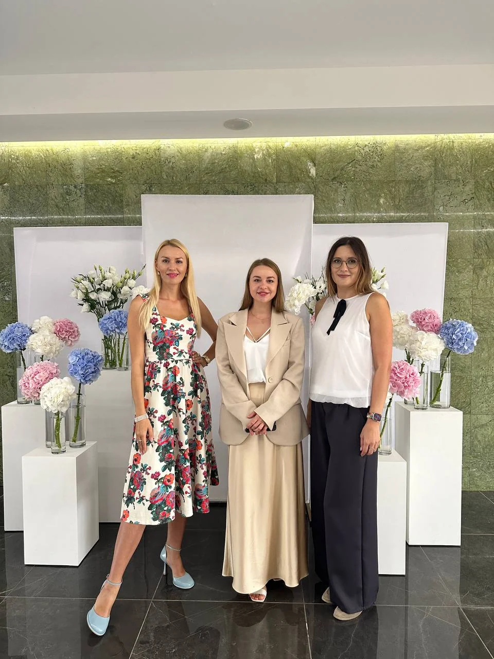 Команда Smart Beauty на ексклюзивній зустрічі з Наталією Деркач, засновницею професійної косметики INSTYTUTUM.