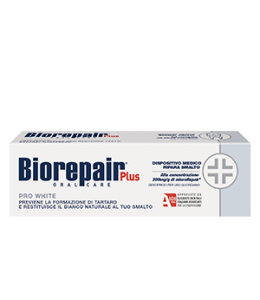 Зубна паста Biorepair Plus Професійна PRO White з відбілюючим кополімером та рідкою емаллю, що насичує зуб іонами кальцію та фосфору, надає природнього білого кольору 75ml