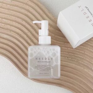 М'який очищувальний гель з екстрактом квіллайї, гіалуроновою та саліциловою кислотами, низьким рівнем рН Needly Mild Cleansing Gel 235ml