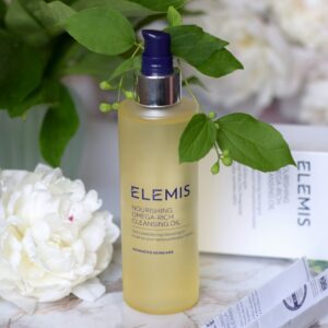 Поживна очищувальна олія з екстрактом граната, олією зимової троянди та насіння чіа ELEMIS Nourishing Omega-Rich Cleansing Oil 195 мл