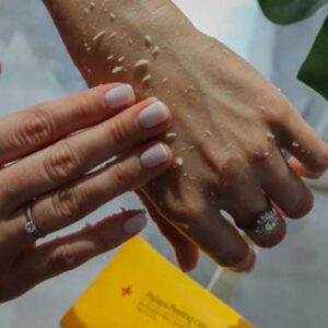 Ензимний пілінг-гель з екстрактами плодів та листя папайї і папаїну, глюконолактоном, 10 видами гіалуронової кислоти CU SKIN Dr.Solution Papaya Peeling Gel 100g