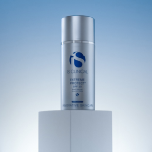 Сонцезахисний крем на прозорих фізичних фільтрах із запатентованим антиоксидантним комплексом, оксидом цинку, вітаміном Е IS CLINICAL Extreme Protect SPF 30 100g
