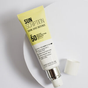 Сонцезахисний крем з освітлювальним ефектом з екстрактами салікорнії, кактуса сагуаро, кореня турнепса, пептидами какао Instytutum Sunscription Dark Spot Defence SPF50 50ml
