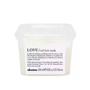 Маска для живлення та контролю завитка з екстрактом насіння солодкого мигдалю, насичений протеїнами, вітамінами В, Е Davines LOVE curl Hair Mask 250ml