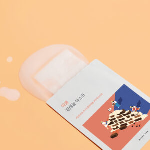 Тканинна маска з екстрактом чорних соєвих бобів та пантенолом, гліцерином, керамідами, жирними кислотами Round Lab Soybean Panthenol Mask Sheet 25ml