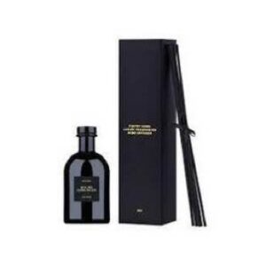 Парфумований дифузор з ароматом евкаліпту, інжиру, ірису, кардамону, кедрової деревини, магнолії POETRY HOME Riva Del Garda Palace 250ml