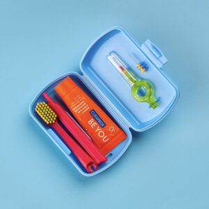 Дорожній набір блакитний (дорожня зубна щітка CS 5460, зубна паста Be You Peach Apricot 10ml, міжзубні йоржики CPS Prime 07 і 09) Curaprox Be You Blue