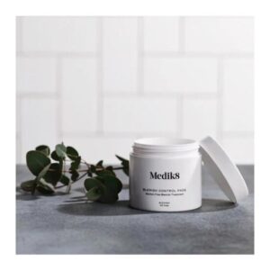 Бавовняні безспиртові пади з 2% саліцилової кислоти, гліцерином та алантоїном Medik8 Blemish Control Pads 60шт