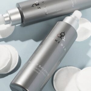 Відлущувальний тонік з олією чайного дерева, ніацинамідом, молочною та саліциловою кислотами Cosmedix Purity Balance Exfoliating Prep Toner 150ml