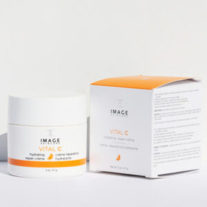 Нічний крем з антиоксидантами містить вітаміни А, С (20%), гіалуронову кислоту, цераміди, олію жожоба, королівського мандарину Image Skincare Vital C Hydrating Repair Cream 57g