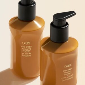 Пробуджуючий гель для душу Лазурне узбережжя з екстрактом кореня моркви, оліями пасифлори, рису, мигдалю Oribe Cote dAzur Replenishing Body Wash 300ml
