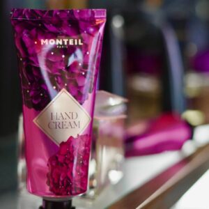 Різдвяний крем для рук з ароматом ягід, ванілі, кориці та гвоздики Monteil Winterberry Hand Cream 50ml