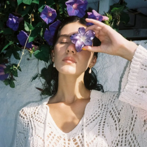 Заколка для волосся (фіолетовий з жовтим) EMI JAY Super Bloom Clip in Iris Pearl