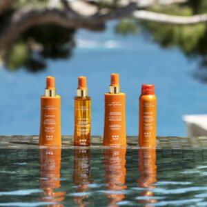 Спрей для тіла Адаптасан*** містить CW (карнозин, мінеральні солі) GCP (вітамін Е), AS Institut Esthederm Adaptasun*** Protective Milky Body Spray 150ml