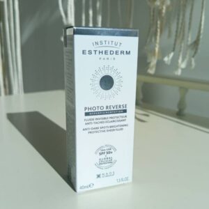 Флюїд при пігментації для обличчя Блокування засмаги з CW, GCP, Photo Reverse, олією насіння понгамії Institut Esthederm Photo Reverse Anti-Dark Spots Brightening Protective Sheer Fluid 40ml